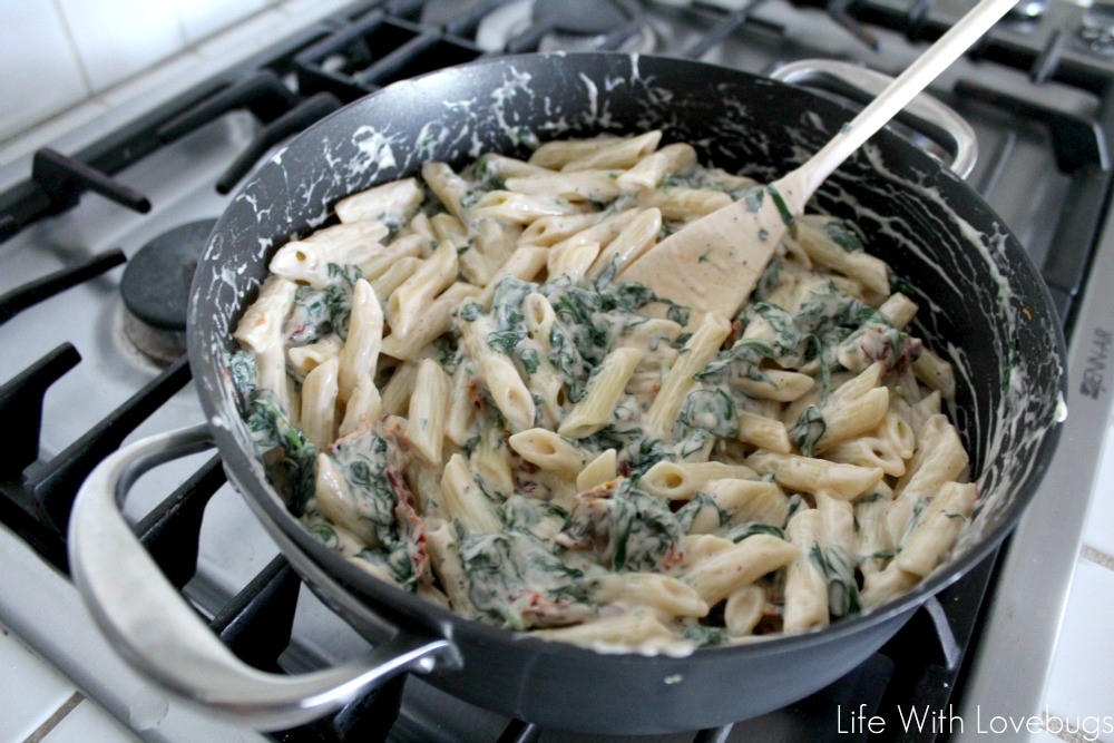 Creamy Spinach and Sundried Tomato Penne