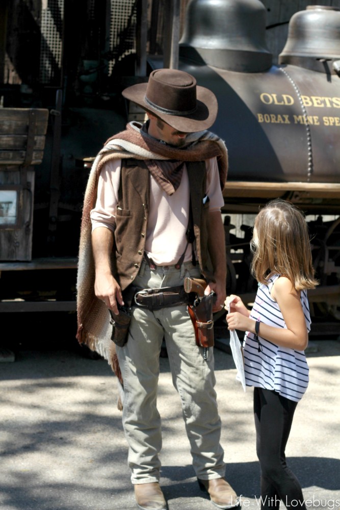 Knott's Berry Farm Ghost Town Live