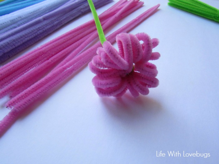 How To Make Pipe Cleaner Flowers - Life With Lovebugs