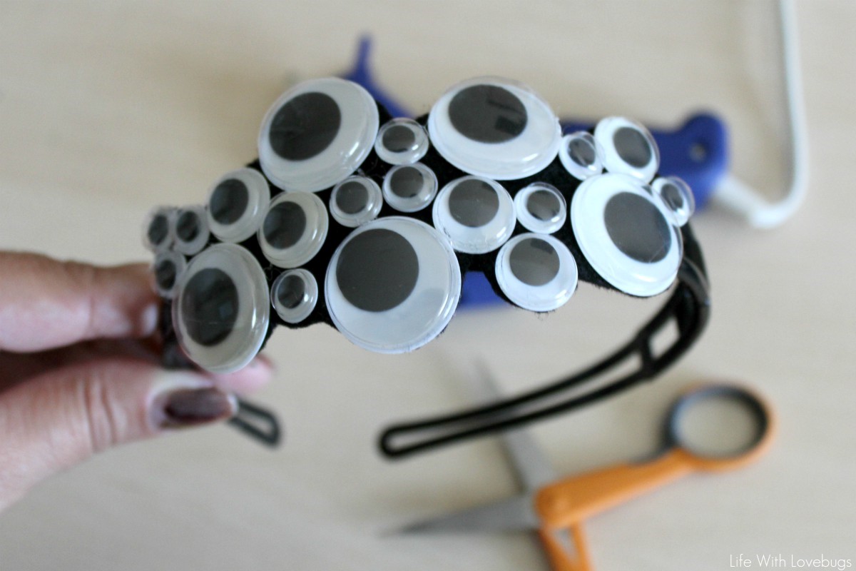 DIY Halloween Accessory: Googly Eyes Headband 