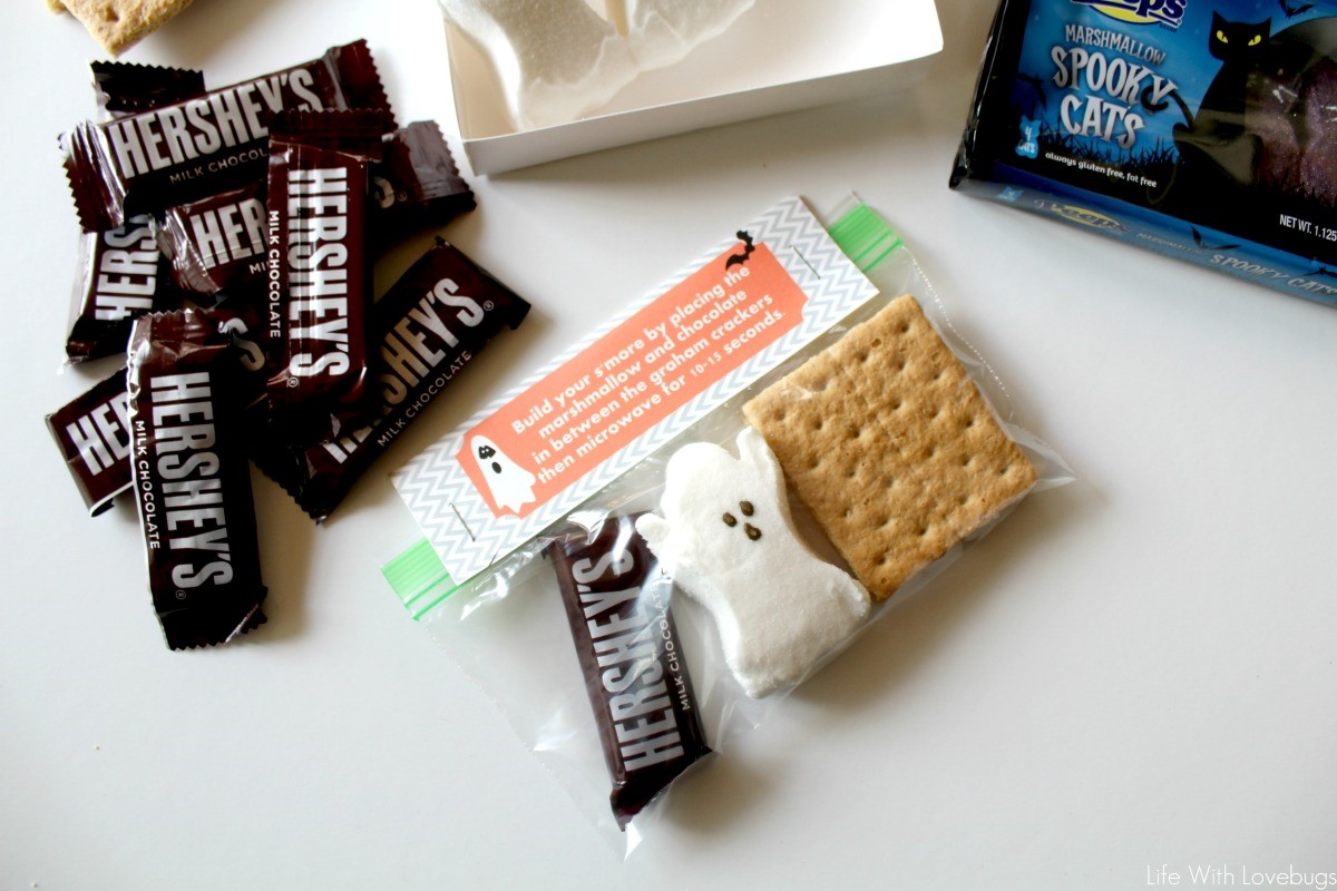 DIY Halloween S'Mores Kits with FREE Bag Topper Printable