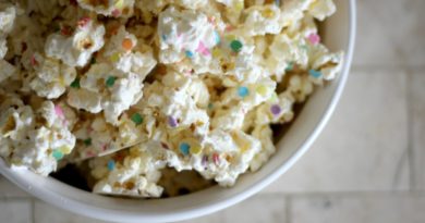 Easy Candied Party Popcorn - A sweet treat for any occasion!